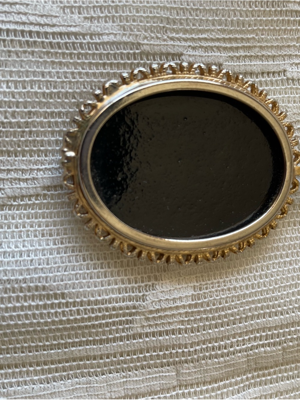 Vintage Black Glass Intaglio Rose Cameo Pendant Ornate Gold Tone Filigree 1960s - Picture 6 of 8